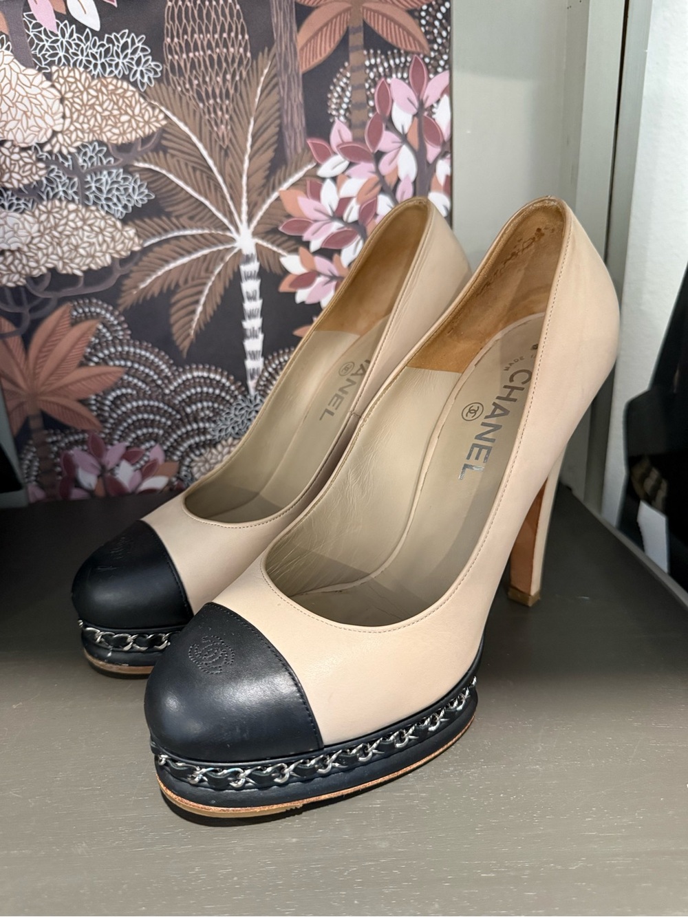 Chanel Womens Leather Chain Link Platform Cap Toe Pumps Beige Black Size 40 10